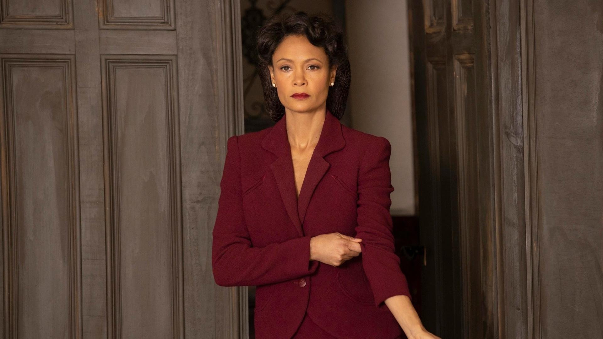 狼队多点开花,莫利纽球场目标三分,莫莉篮球